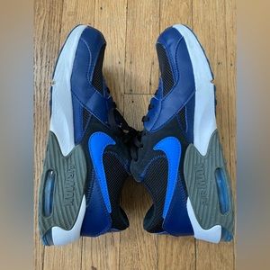 Kids Air Max sneakers size 5 Youth